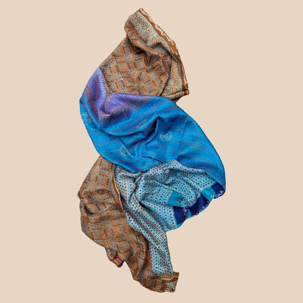 Sari Silk Kantha Shawl 05 - Image 2