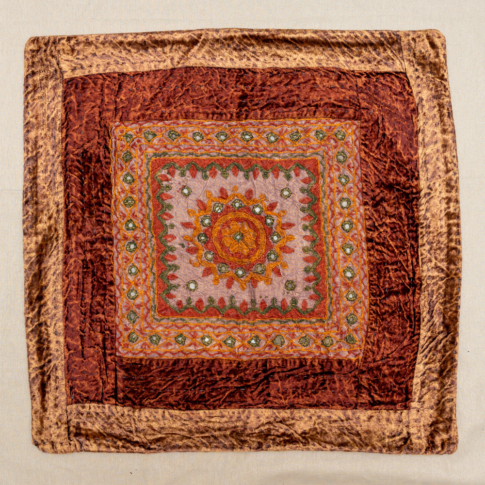 Velvelt Cushions 02