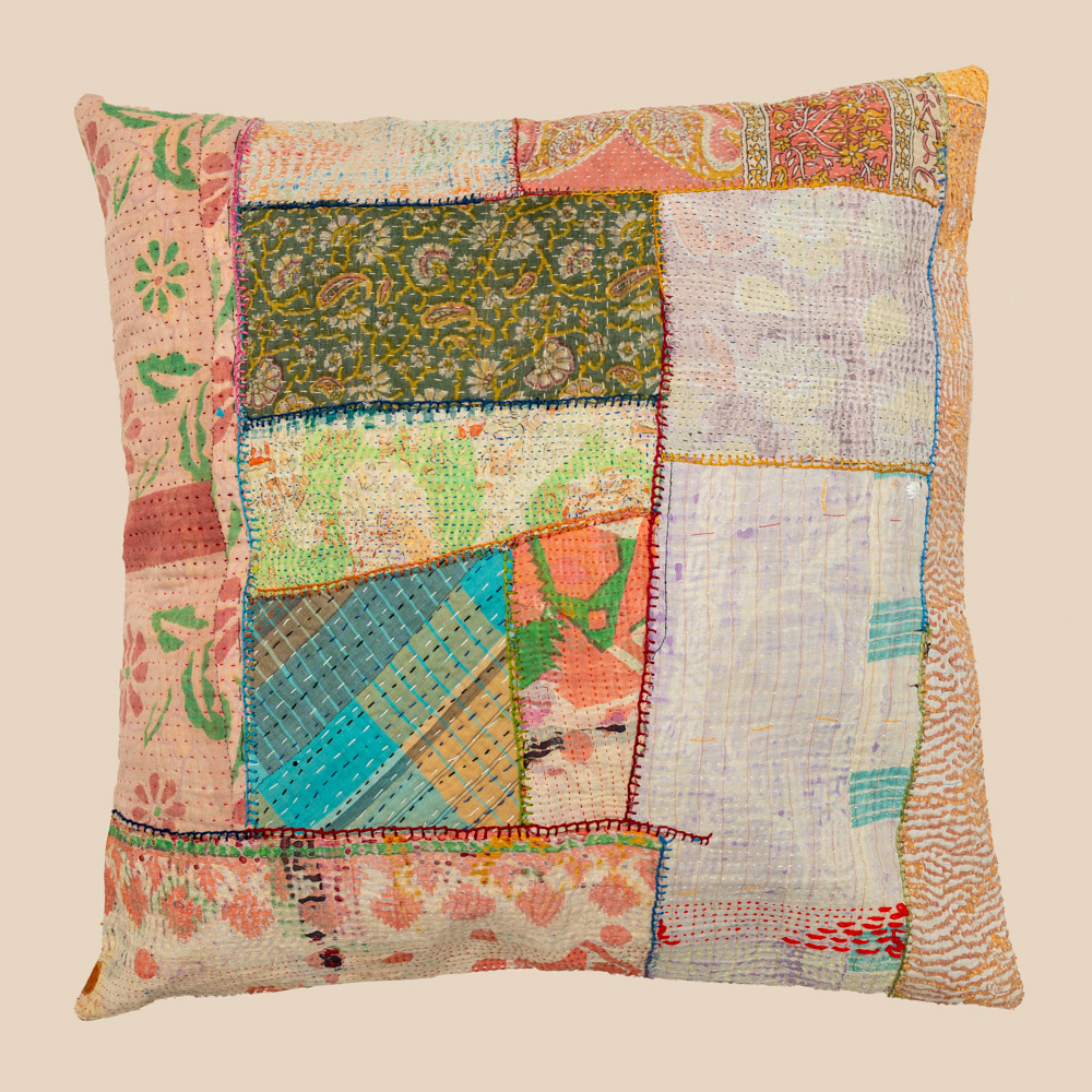 Vintage Indian kantha patchwork cushion | uniek kantha kussen 50x50 | recycled cotton boho pillow for sofa, garden lounge, terrace styling