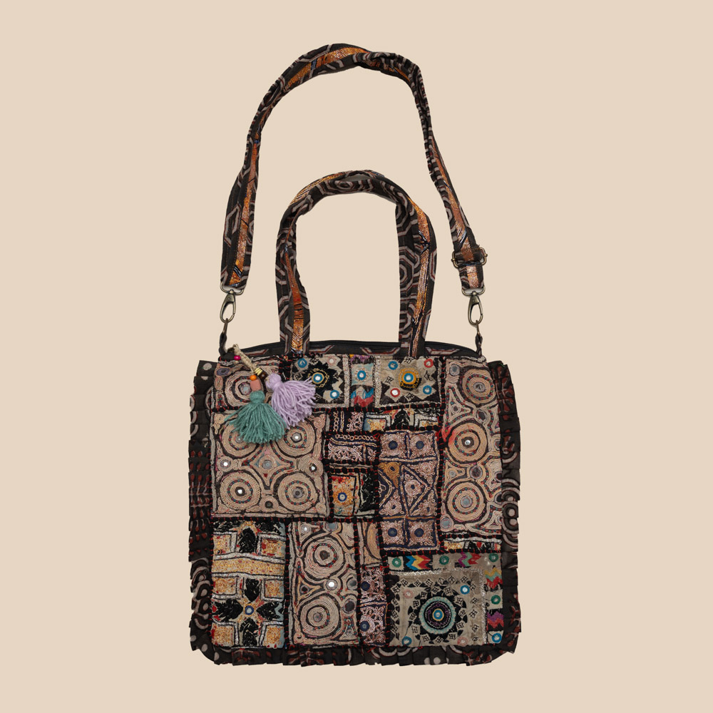 Jari square bag 18