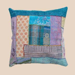 Boho kantha patchwork cushion 50x50 | vintage kantha kussen uit India | recycled cotton pillow for sofa, tuin, garden lounge or terrace