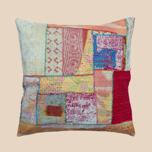 Boho kantha patchwork cushion 50x50 | vintage kantha kussen uit India | recycled cotton pillow for sofa, tuin, garden lounge or terrace