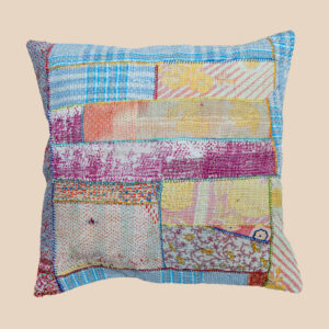 Boho kantha patchwork cushion 50x50 | vintage kantha kussen uit India | recycled cotton pillow for sofa, tuin, garden lounge or terrace