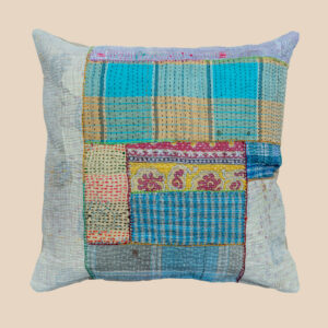 Boho kantha patchwork cushion 50x50 | vintage kantha kussen uit India | recycled cotton pillow for sofa, tuin, garden lounge or terrace