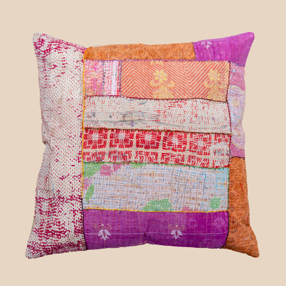 Boho kantha patchwork cushion 50x50 | vintage kantha kussen uit India | recycled cotton pillow for sofa, tuin, garden lounge or terrace