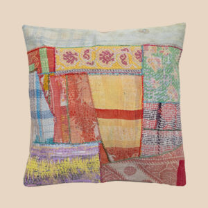 Vintage Indian kantha patchwork cushion | uniek kantha kussen 50x50 | recycled cotton boho pillow for sofa, garden lounge, terrace styling
