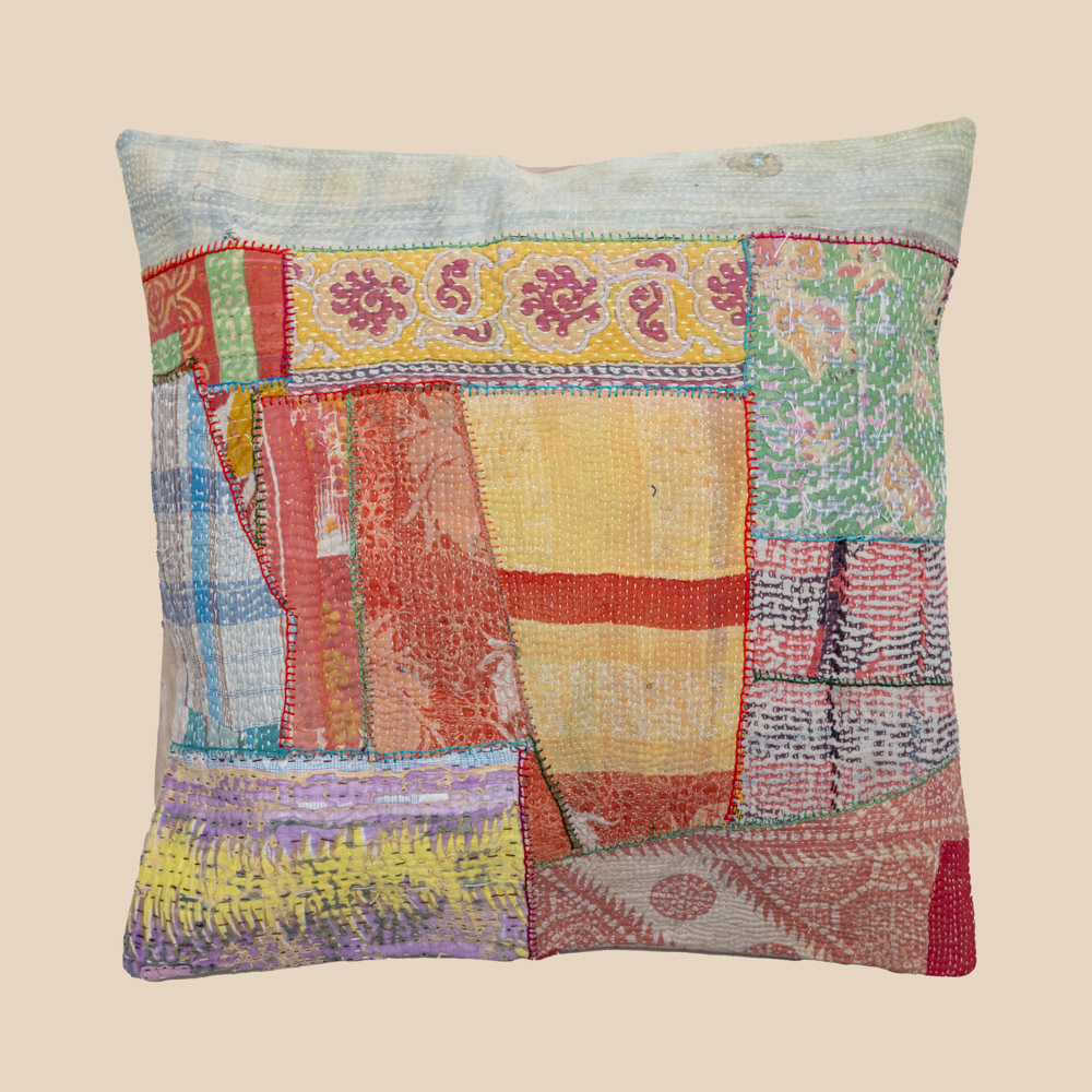 Vintage Indian kantha patchwork cushion | uniek kantha kussen 50x50 | recycled cotton boho pillow for sofa, garden lounge, terrace styling
