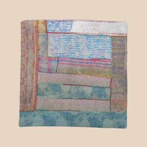 Vintage Indian kantha patchwork cushion | uniek kantha kussen 50x50 | recycled cotton boho pillow for sofa, garden lounge, terrace styling